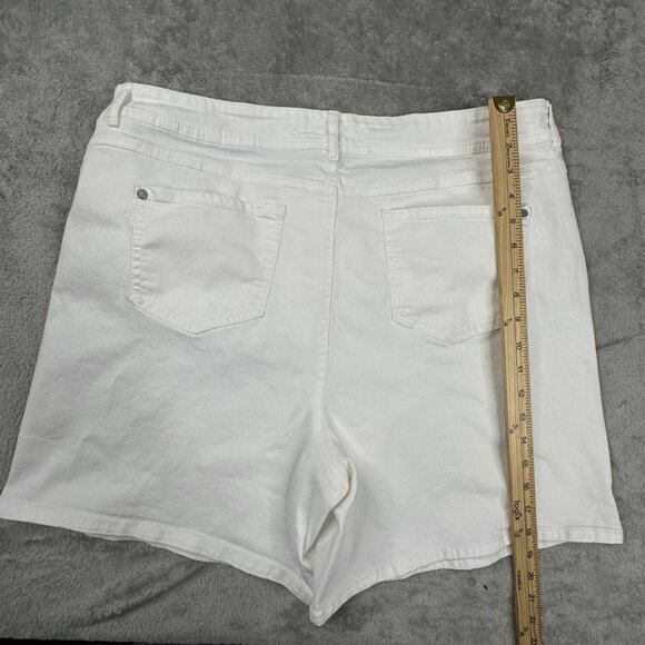 C Established‎ 1946 Women's White Shorts Size 20W Stretch - Picture 4 of 8